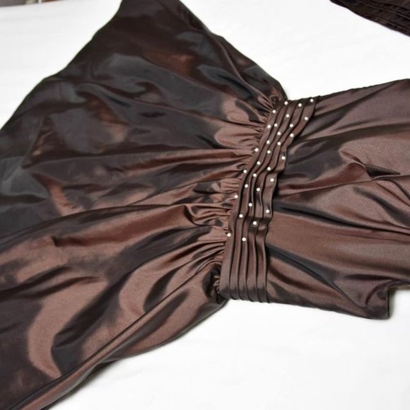 Grad/Prom Dress - Picture 2 of 3